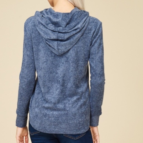 Blue pullover hoodie - Picture 4 of 5